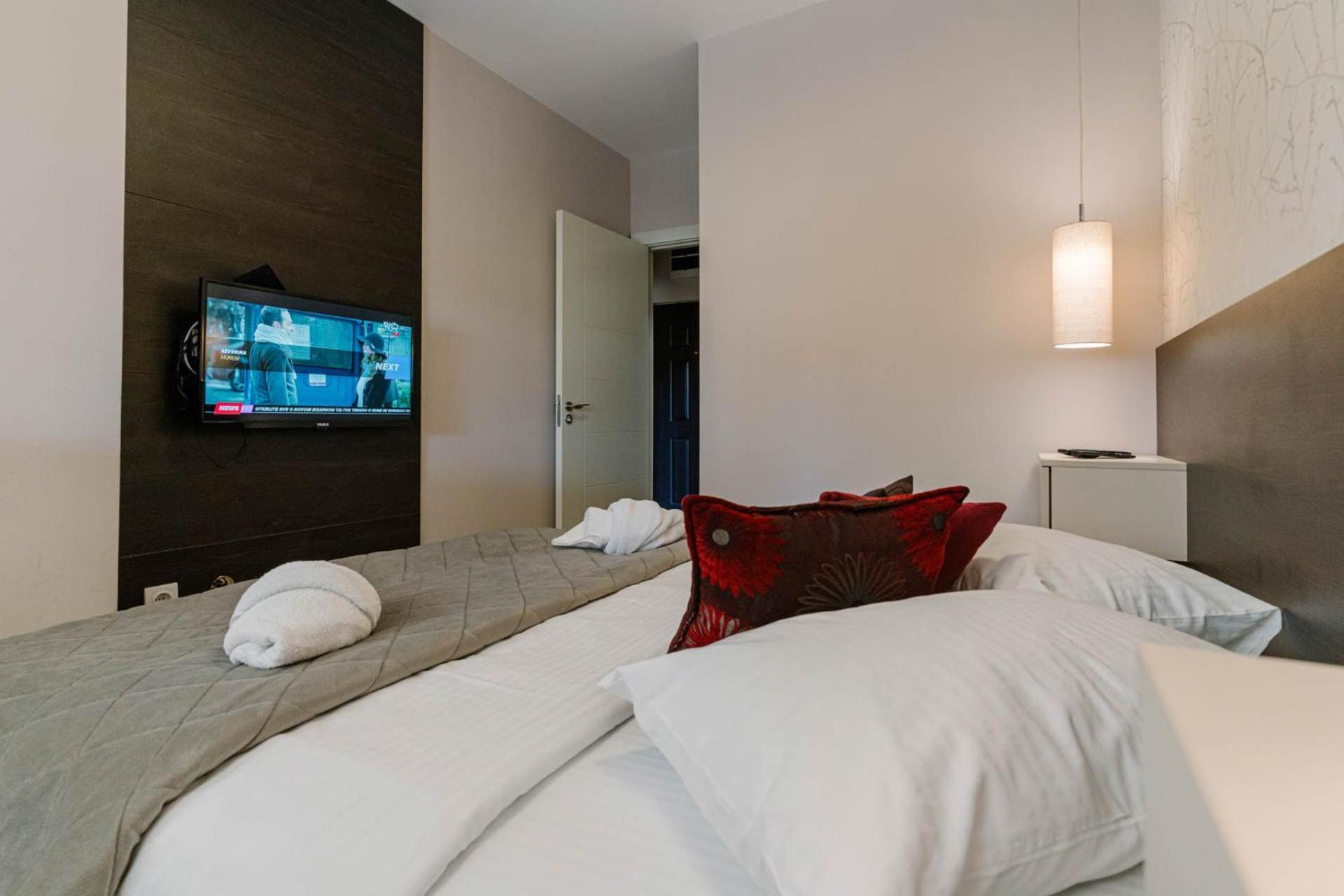 Nar Royalton Accommodation Ni الغرفة الصورة