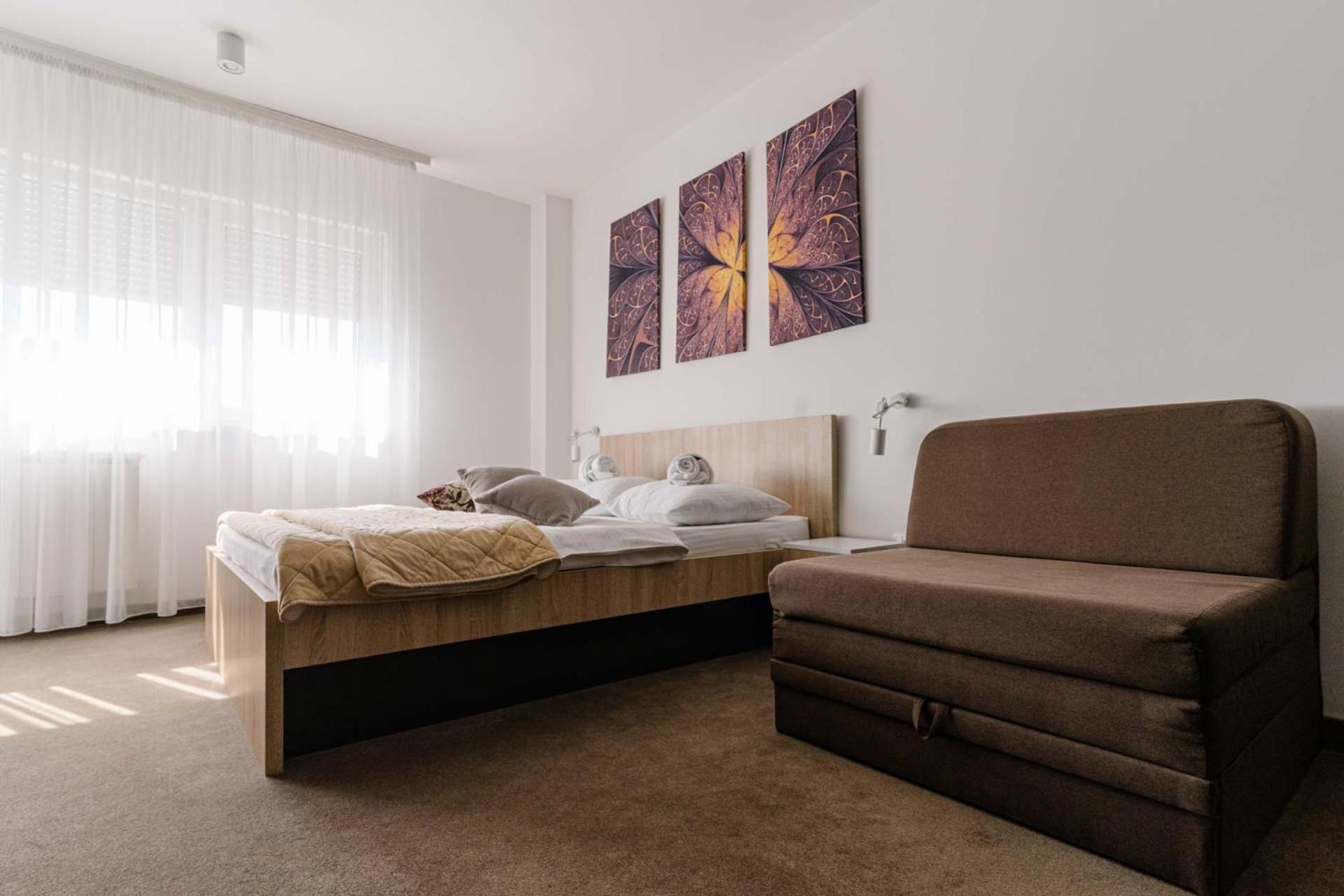 Nar Royalton Accommodation Ni الغرفة الصورة