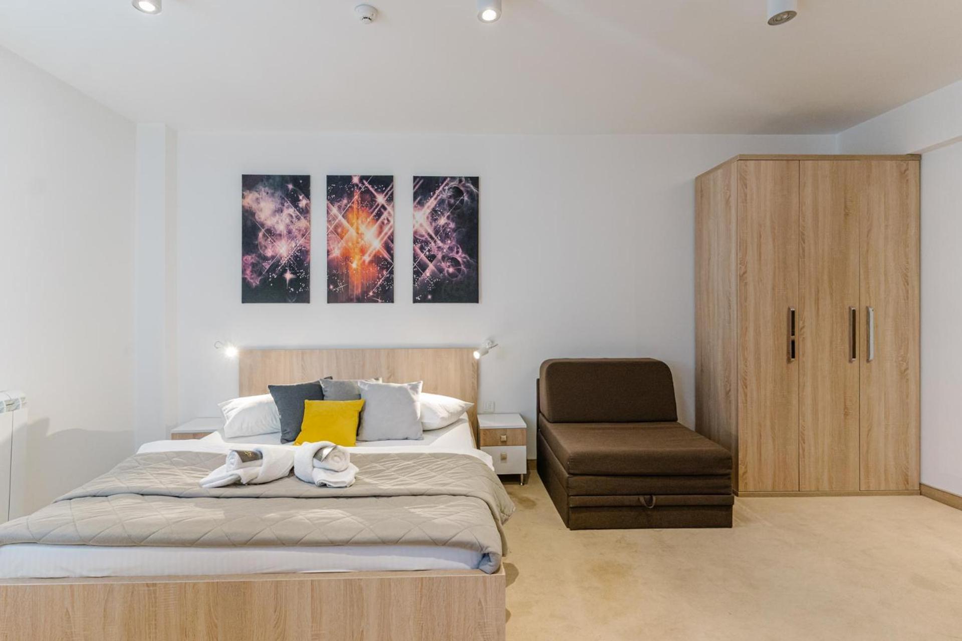 Nar Royalton Accommodation Ni الغرفة الصورة