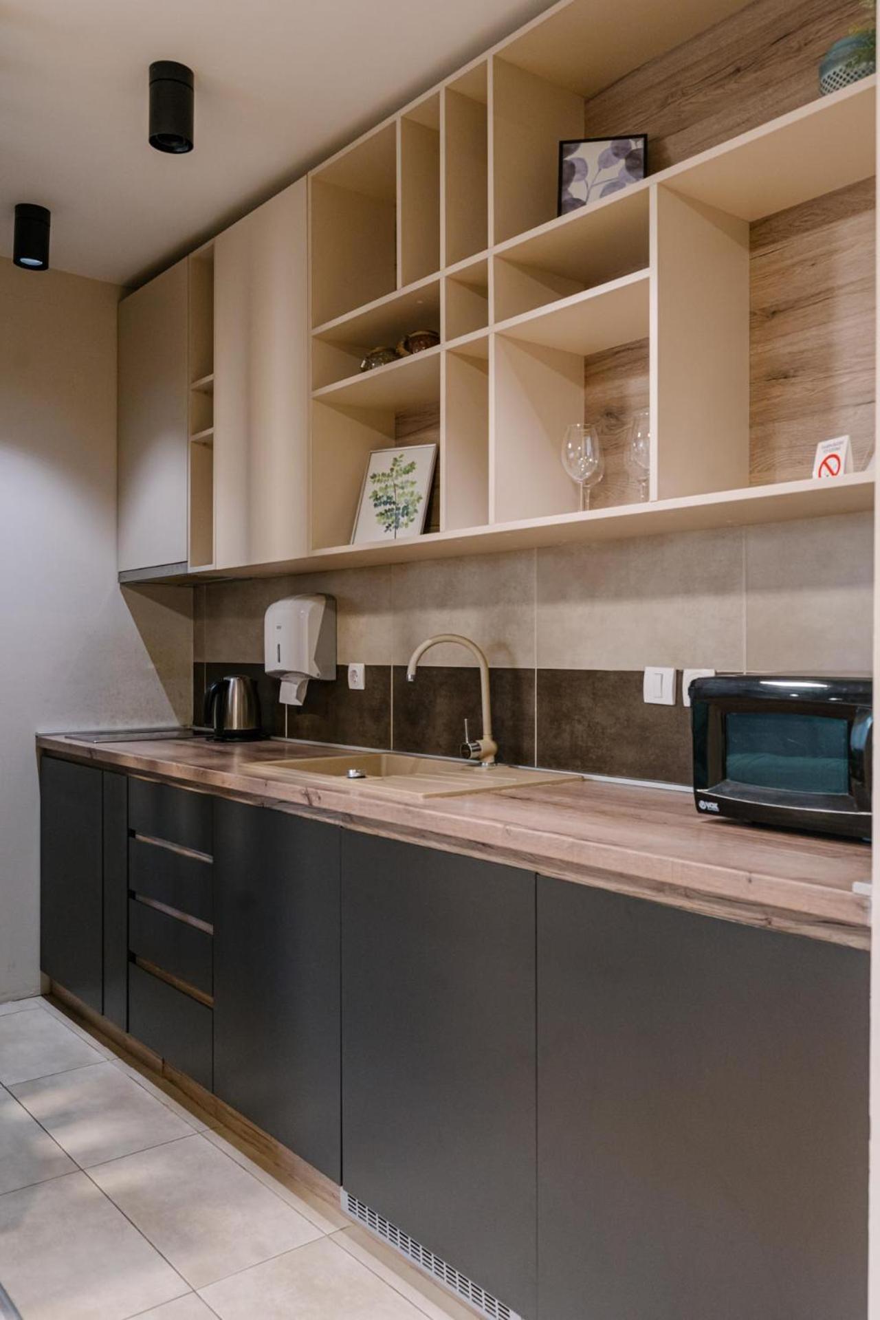 Nar Royalton Accommodation Ni الغرفة الصورة