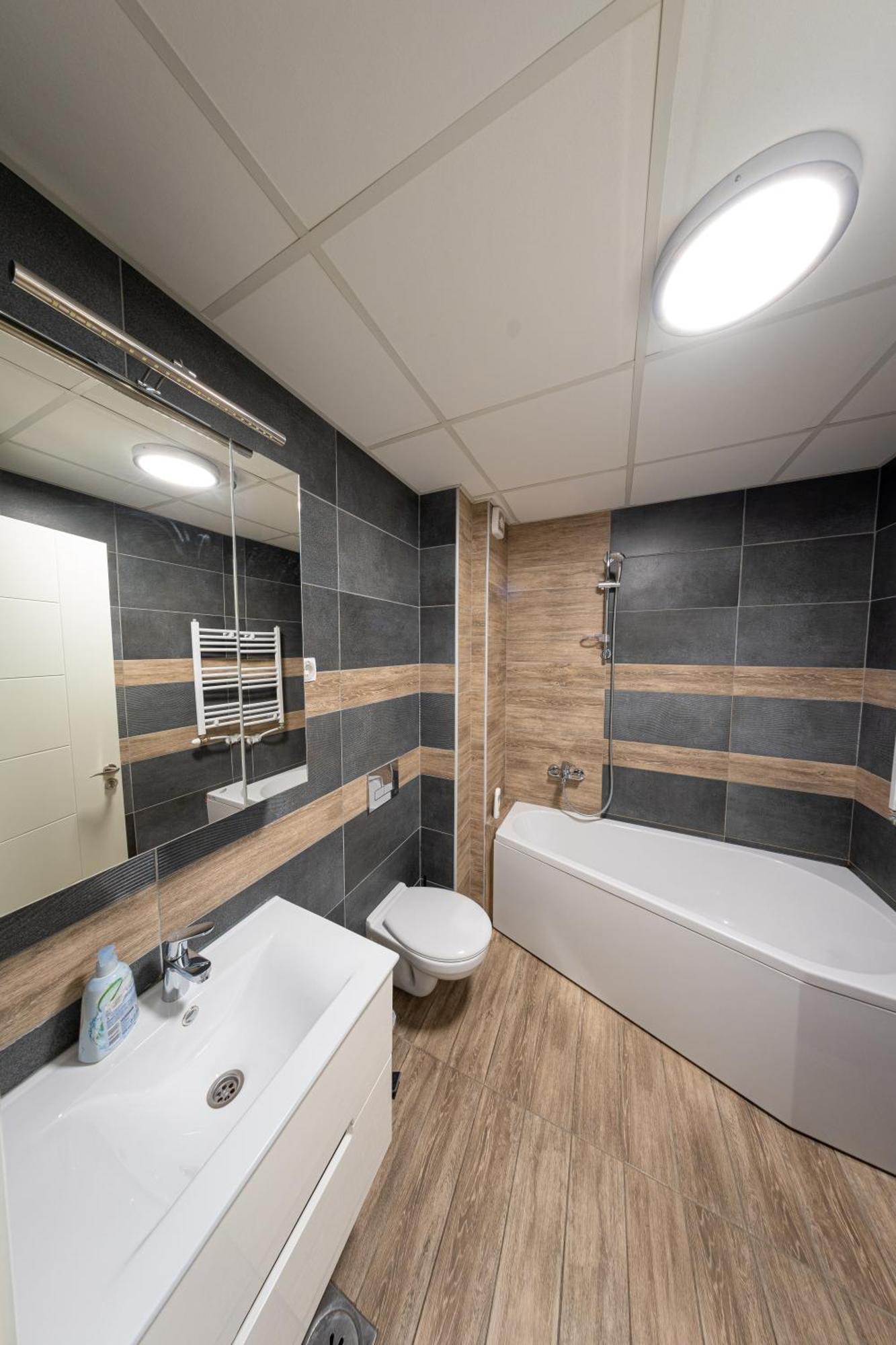Nar Royalton Accommodation Ni الغرفة الصورة