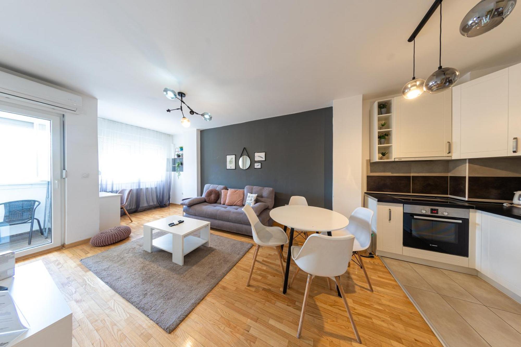 Nar Royalton Accommodation Ni المظهر الخارجي الصورة