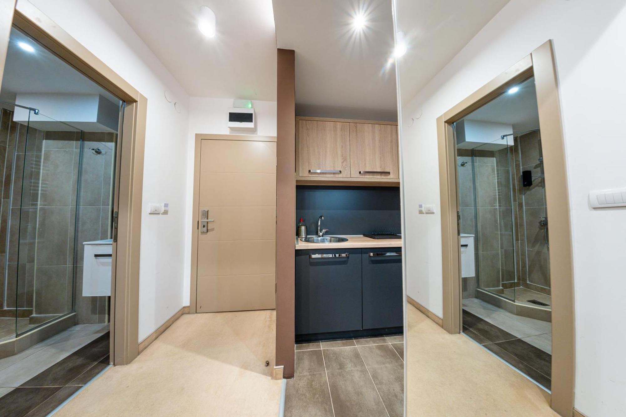 Nar Royalton Accommodation Ni الغرفة الصورة