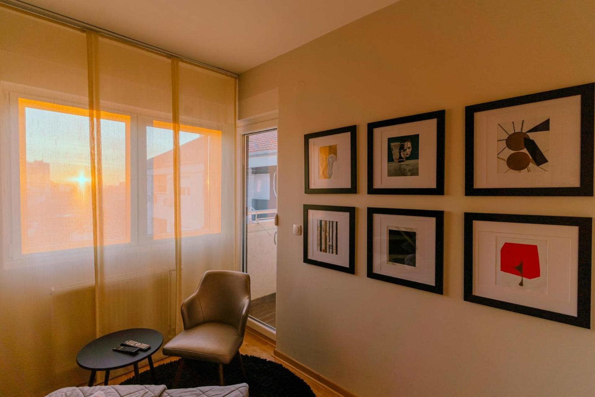 Nar Royalton Accommodation Ni المظهر الخارجي الصورة