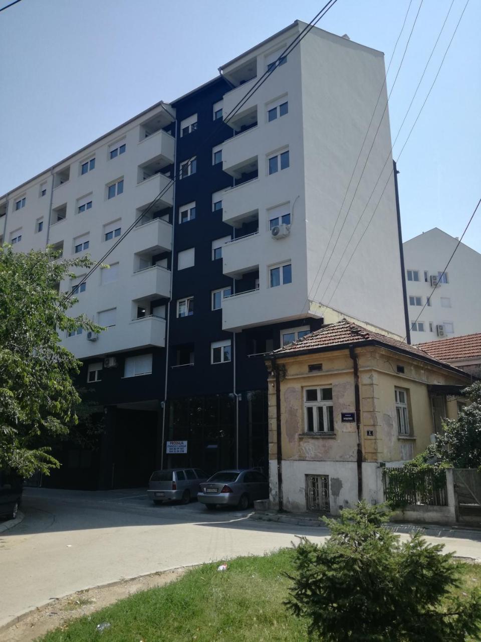 Nar Royalton Accommodation Ni المظهر الخارجي الصورة